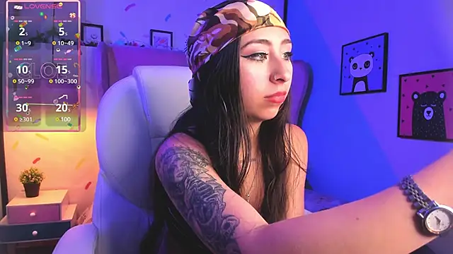 Snapshot of _cloe_martinez chatting on 12.15.24 cloe martinez online show from 12.15.24