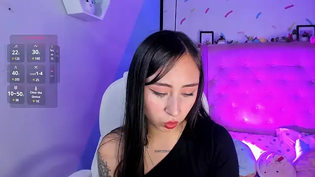 Snapshot of _cloe_martinez chatting on 02.25.25 cloe martinez online show from 02.25.25