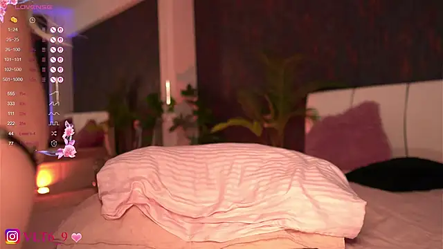 violettabunny03 online show from 03.14.25