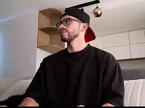 Phantom Bigger1 online show from 12.19.25