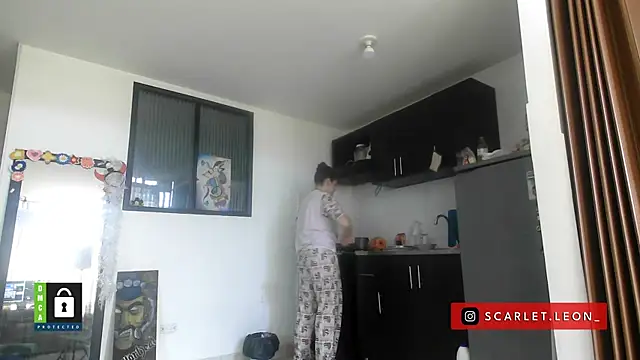 Scarletleon77 online show from 12.05.25