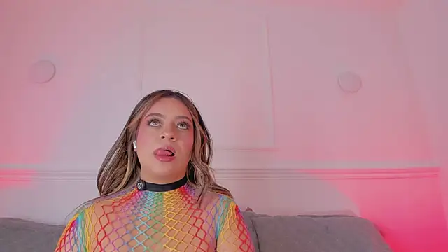 sarah-bonneth online show from 04.07.26