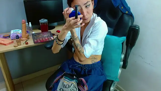 Erika Stevens online show from 01.03.25