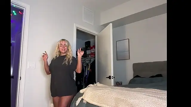 Snapshot of ElenaErickson chatting on 02.09.26 ElenaErickson online show from 02.09.26