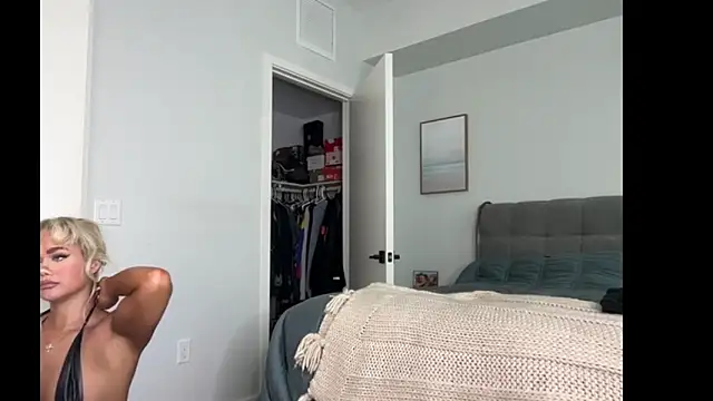 Snapshot of ElenaErickson chatting on 02.16.26 ElenaErickson online show from 02.16.26