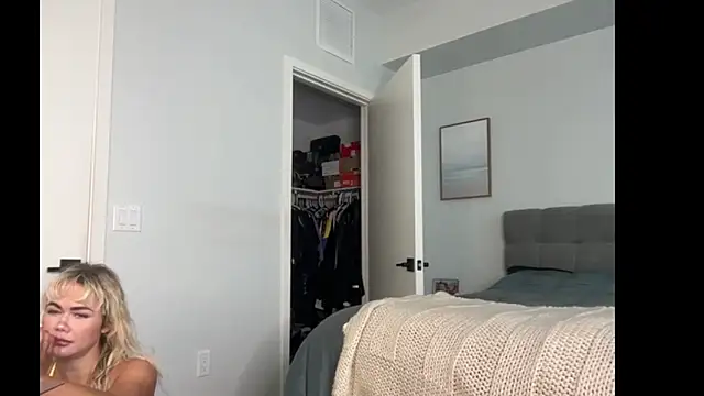 Snapshot of ElenaErickson chatting on 03.04.26 ElenaErickson online show from 03.04.26