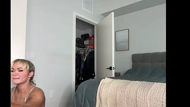 Snapshot of ElenaErickson chatting on 03.16.26 ElenaErickson online show from 03.16.26