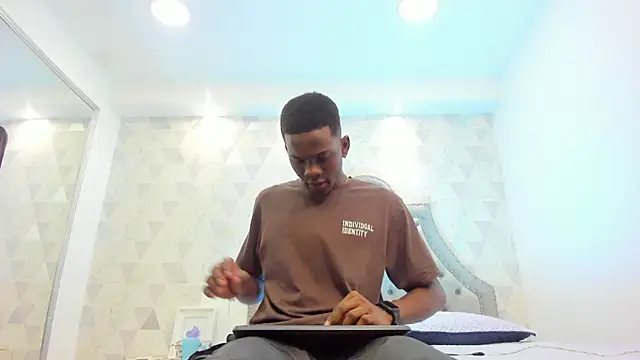 JacksonMuller  online show from 12.18.24