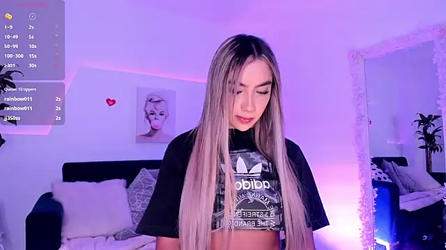 Snapshot of Marian_se chatting on 02.13.25 Marian se online show from 02.13.25