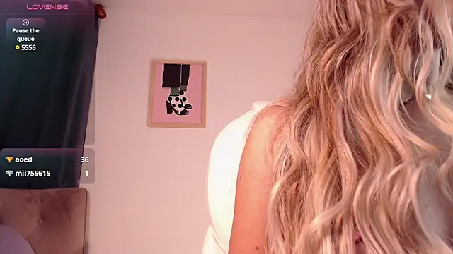 Snapshot of Marian_se chatting on 03.07.25 Marian se online show from 03.07.25