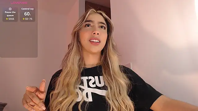 Snapshot of Marian_se chatting on 09.19.25 Marian se online show from 09.19.25