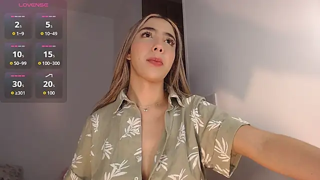 Snapshot of Marian_se chatting on 10.29.25 Marian se online show from 10.29.25