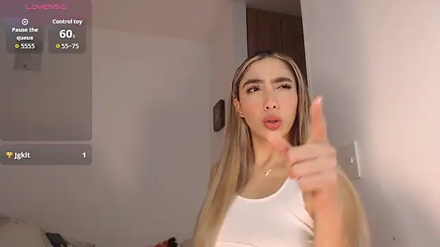 Snapshot of Marian_se chatting on 11.03.25 Marian se online show from 11.03.25