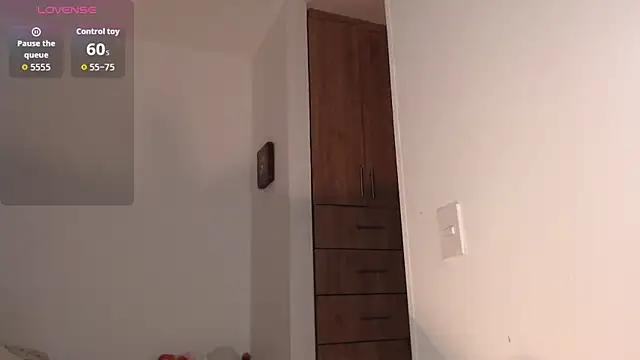 Snapshot of Marian_se chatting on 11.10.25 Marian se online show from 11.10.25