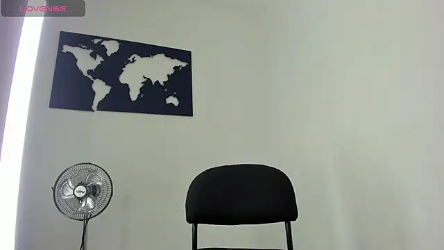 Snapshot of CurvyViolet chatting on 12.13.24 CurvyViolet online show from 12.13.24