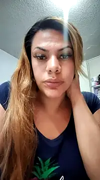 Snapshot of CurvyViolet chatting on 01.22.25 CurvyViolet online show from 01.22.25