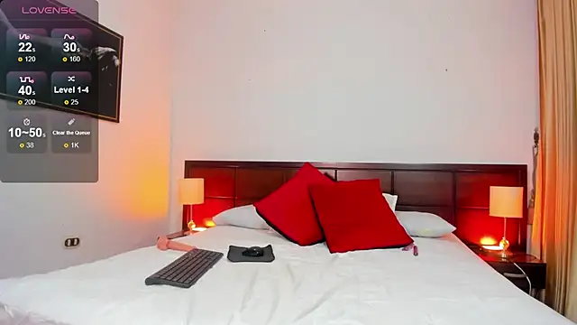 Snapshot of valery_camber chatting on 12.18.24 valery camber online show from 12.18.24