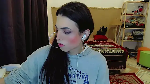 Sophie Fantasys online show from 02.24.26