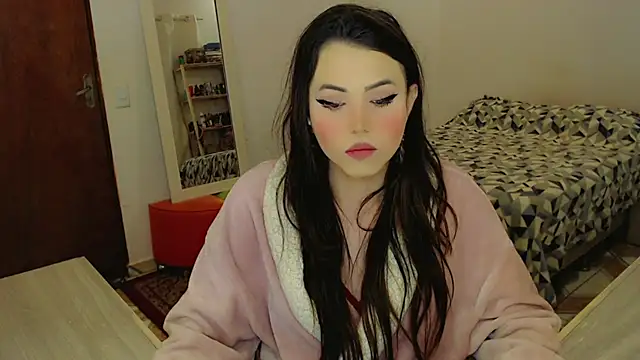 Snapshot of Sophie_Fantasys chatting on 06.15.26 Sophie Fantasys online show from 06.15.26
