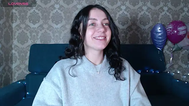 Louise Lavender online show from 02.05.25