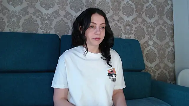 Louise Lavender online show from 03.02.25