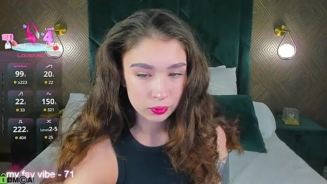 Snapshot of Anna_Way chatting on 10.13.25 Anna Way online show from 10.13.25