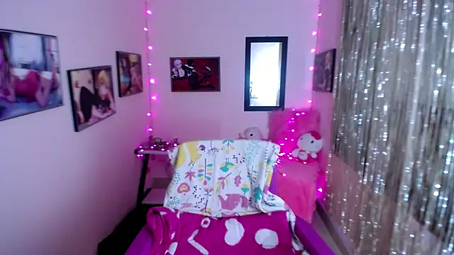 Snapshot of Cristal_w chatting on 02.11.25 Cristal w online show from 02.11.25