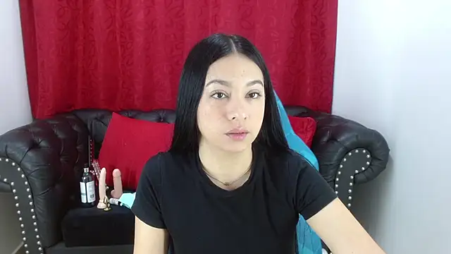 Lila Pinky online show from 02.15.25