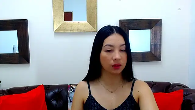 Lila Pinky online show from 02.18.25