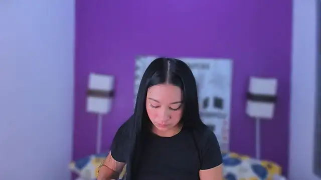 Lila Pinky online show from 11.11.25