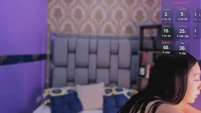 Lila Pinky online show from 11.28.25