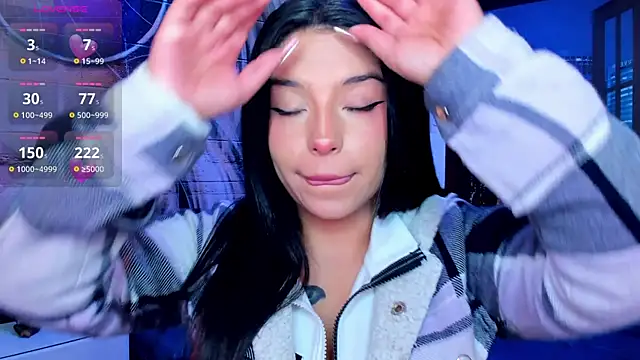 Snapshot of Small_naughty_ chatting on 12.30.24 Small naughty online show from 12.30.24