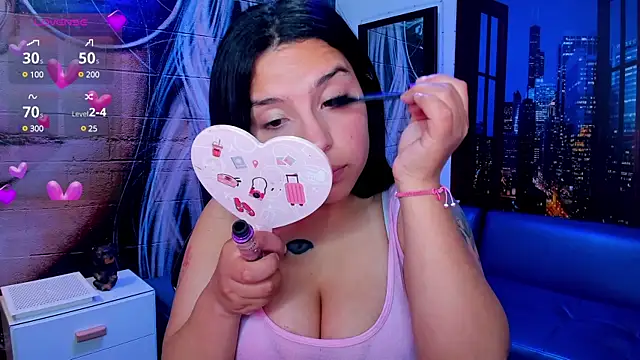 Snapshot of Small_naughty_ chatting on 01.16.25 Small naughty online show from 01.16.25