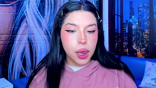 Snapshot of Small_naughty_ chatting on 01.27.25 Small naughty online show from 01.27.25