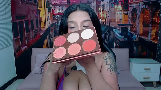 Snapshot of Small_naughty_ chatting on 10.07.25 Small naughty online show from 10.07.25