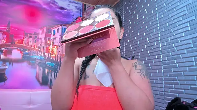 Snapshot of Small_naughty_ chatting on 10.18.25 Small naughty online show from 10.18.25