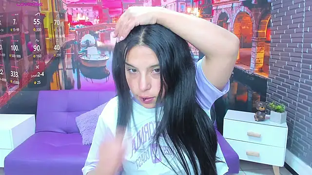 Snapshot of Small_naughty_ chatting on 11.14.25 Small naughty online show from 11.14.25