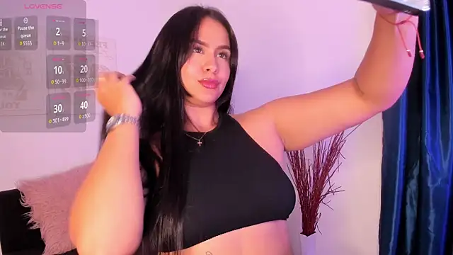 Snapshot of KattyPortman chatting on 10.28.25 KattyPortman online show from 10.28.25