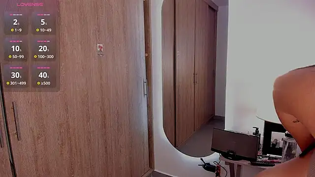 Snapshot of KattyPortman chatting on 11.30.25 KattyPortman online show from 11.30.25