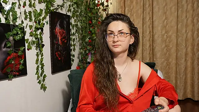 NaughtYHomemadE online show from 11.02.25