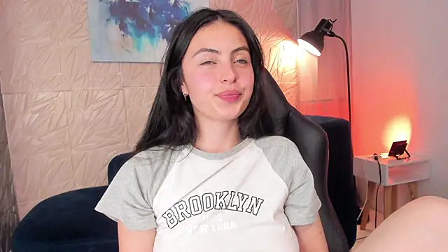 Snapshot of magic_fernanda chatting on 12.22.24 magic fernanda online show from 12.22.24