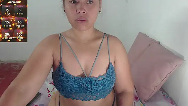 Snapshot of Hazel_donna chatting on 12.04.25 Hazel donna online show from 12.04.25