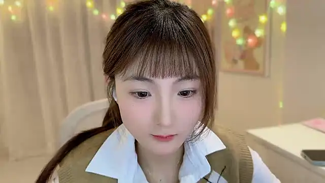 Snapshot of SHUIshui_ chatting on 02.10.25 SHUIshui online show from 02.10.25