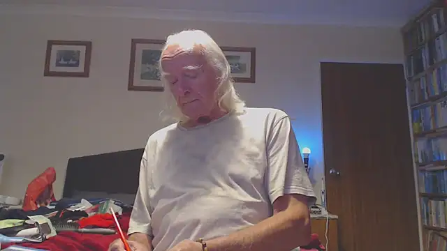 WaverlyKernow online show from 10.08.25