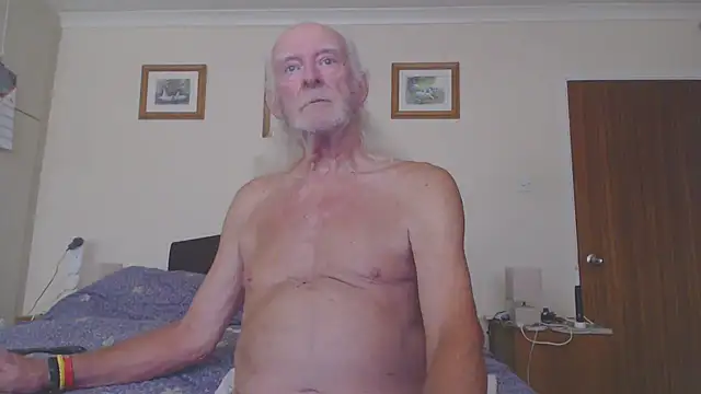 Snapshot of WaverlyKernow chatting on 06.27.26 WaverlyKernow online show from 06.27.26