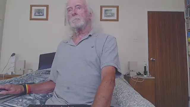 Snapshot of WaverlyKernow chatting on 07.06.26 WaverlyKernow online show from 07.06.26