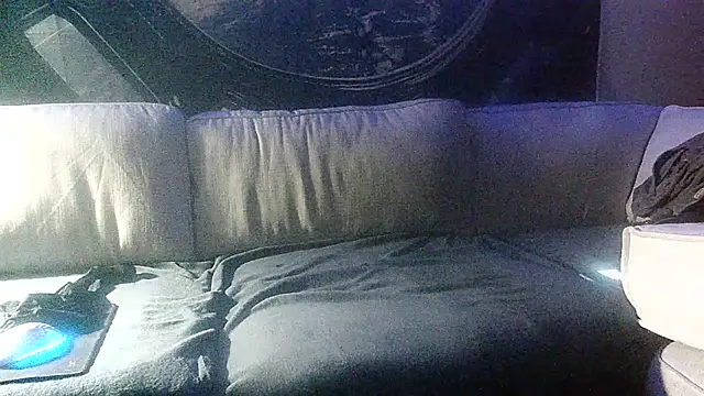 UntidyStrip9 online show from 02.05.26