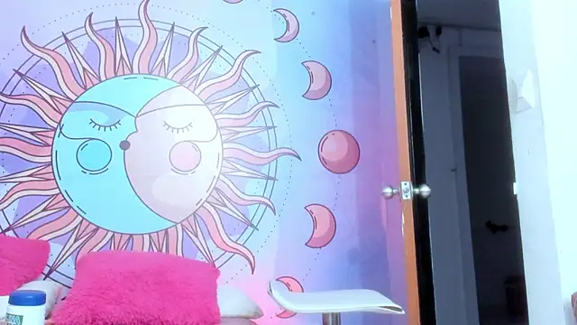 luna hoott online show from 04.18.26