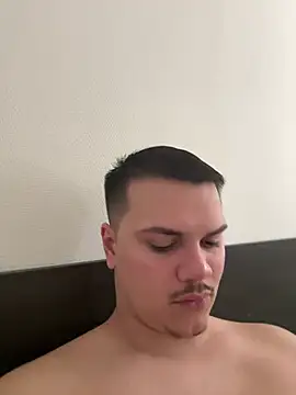 Cocoonefiree online show from 02.20.25