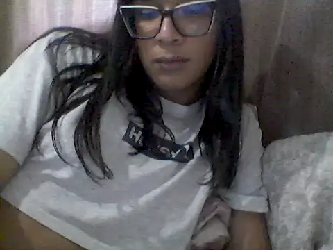 Snapshot of mariy_ chatting on 06.26.26 mariy online show from 06.26.26